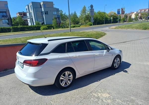 Opel Astra cena 46500 przebieg: 143000, rok produkcji 2019 z Tychy małe 56